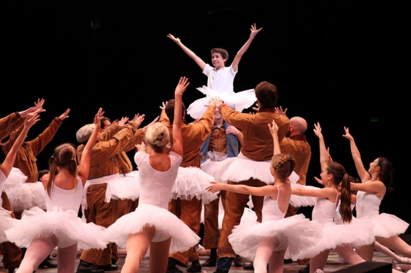 Photo Flash: First Look at BILLY ELLIOT, Opening Tonight at North Shore Music Theatre  Image