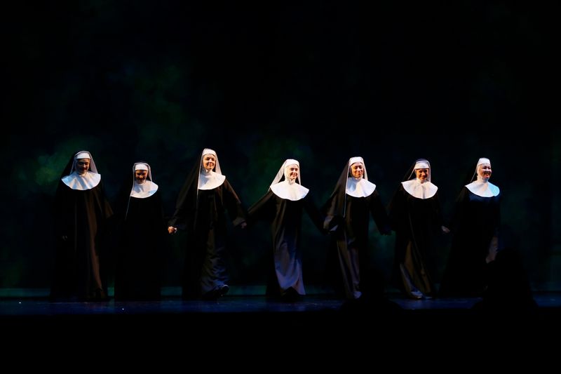 Photo Flash: THE SOUND OF MUSIC National Tour Celebrates Opening Night in Los Angeles; Curtain Call! — photo 7 of 56