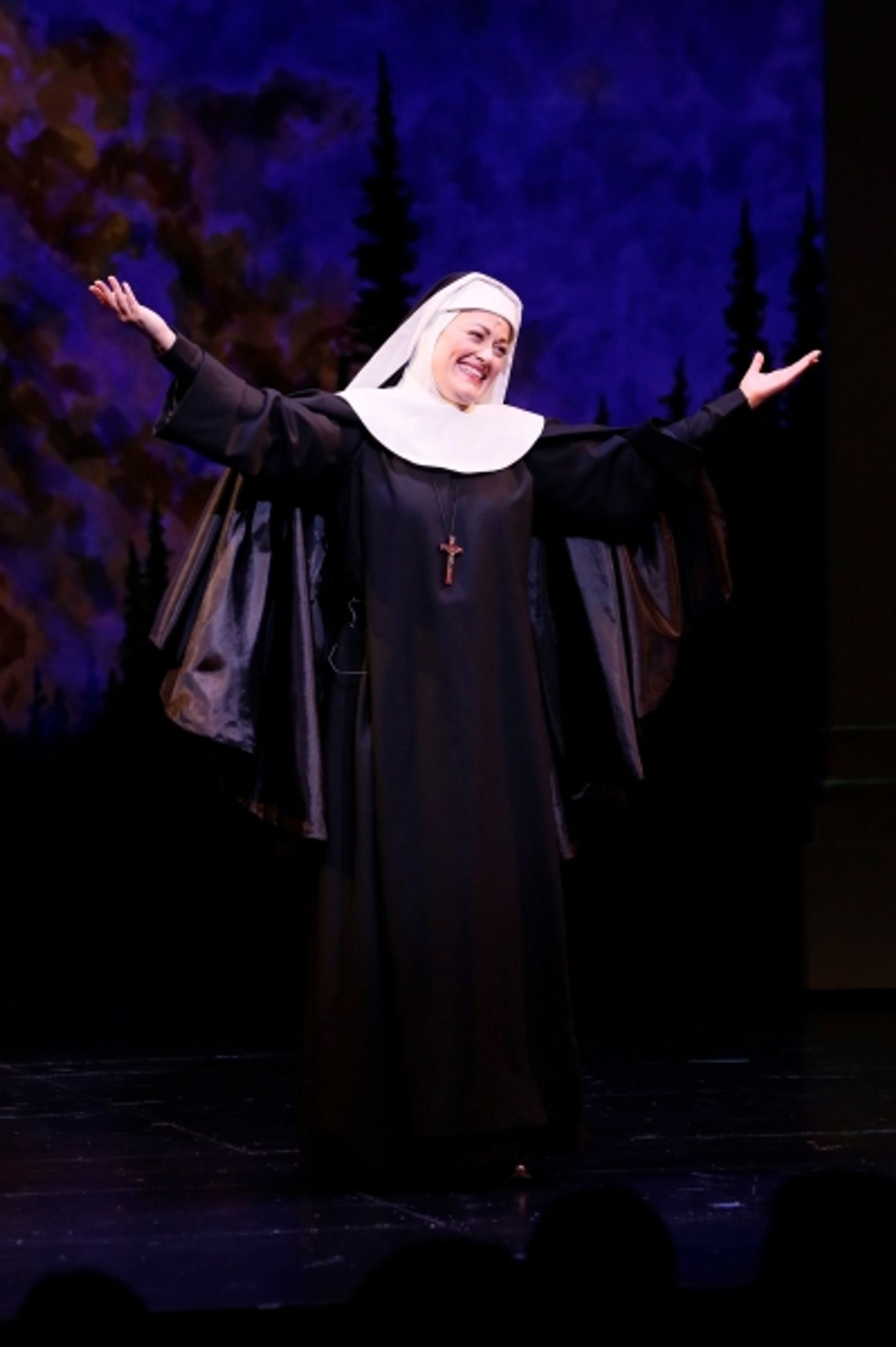 Photo Flash: THE SOUND OF MUSIC National Tour Celebrates Opening Night in Los Angeles; Curtain Call!  Image