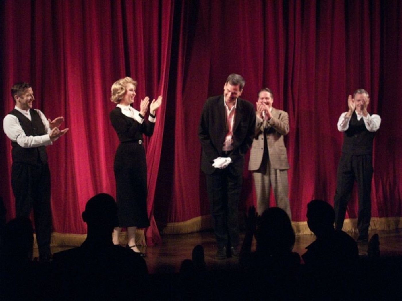 Photo Flash: Tech Writer David Pogue Guest Stars in 39 STEPS Off-Broadway  Image