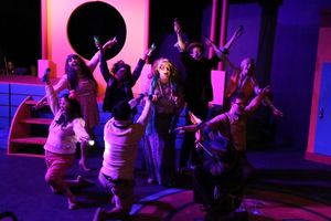 Lindsey Jones & Company  Photo