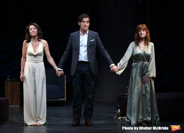 Eve Best, Clive Owen and Kelly Reilly  Photo
