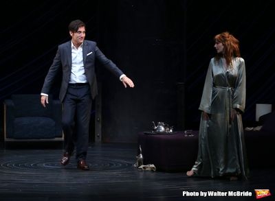 Clive Owen and Kelly Reilly  Photo