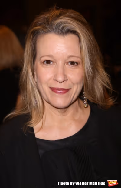Linda Emond Photo
