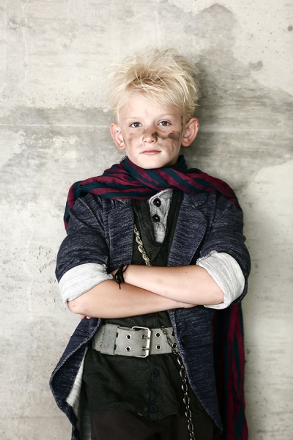 Jake Heston Miller as Oliver at 