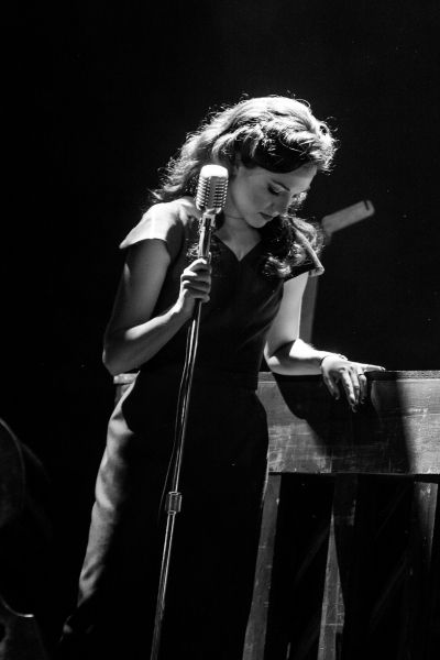 Laura Osnes Photo
