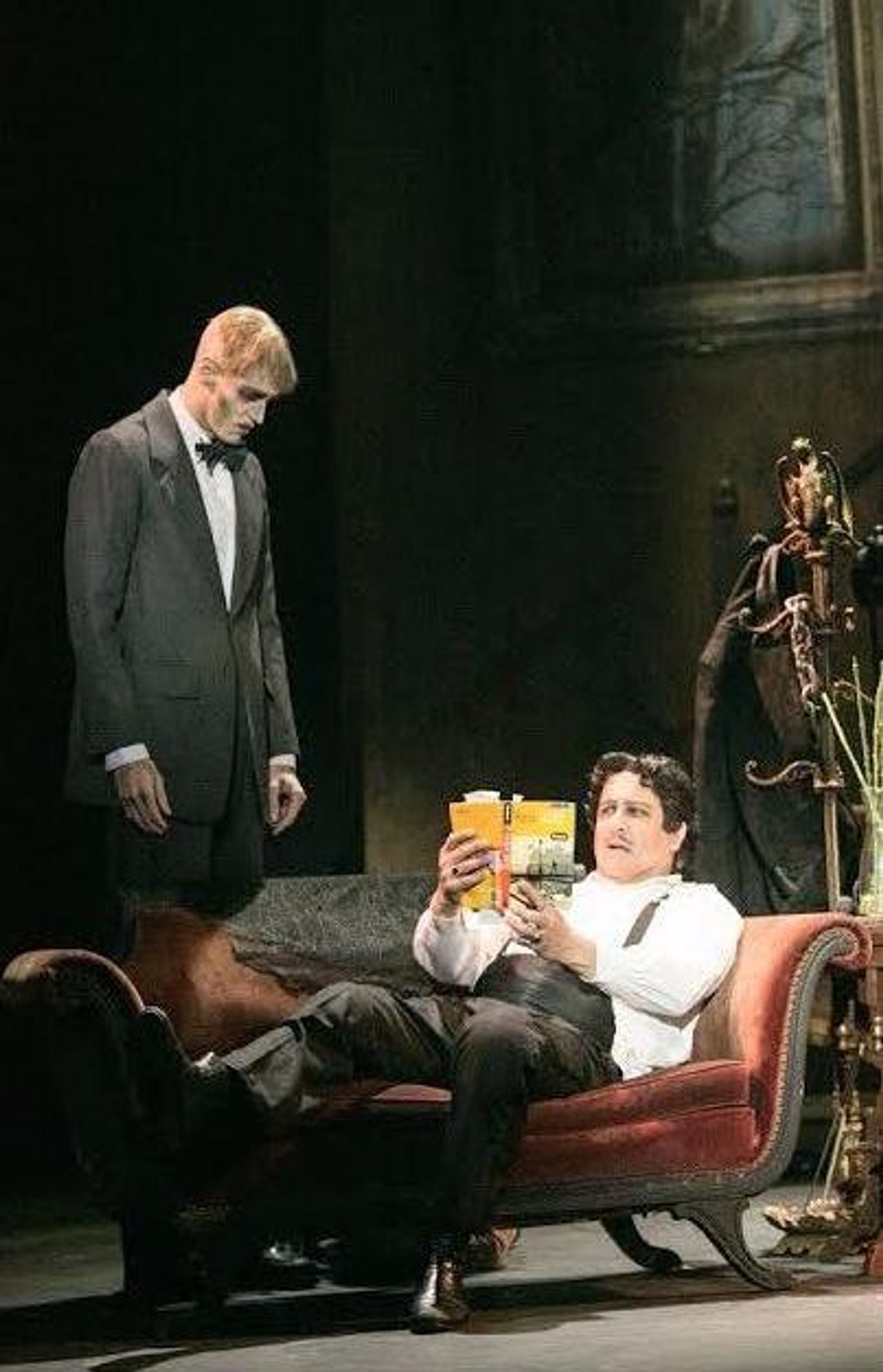 Photo Flash: First Look at Bronson Pinchot, Rachel York and More in 3-D Theatricals' THE ADDAMS FAMILY  Image