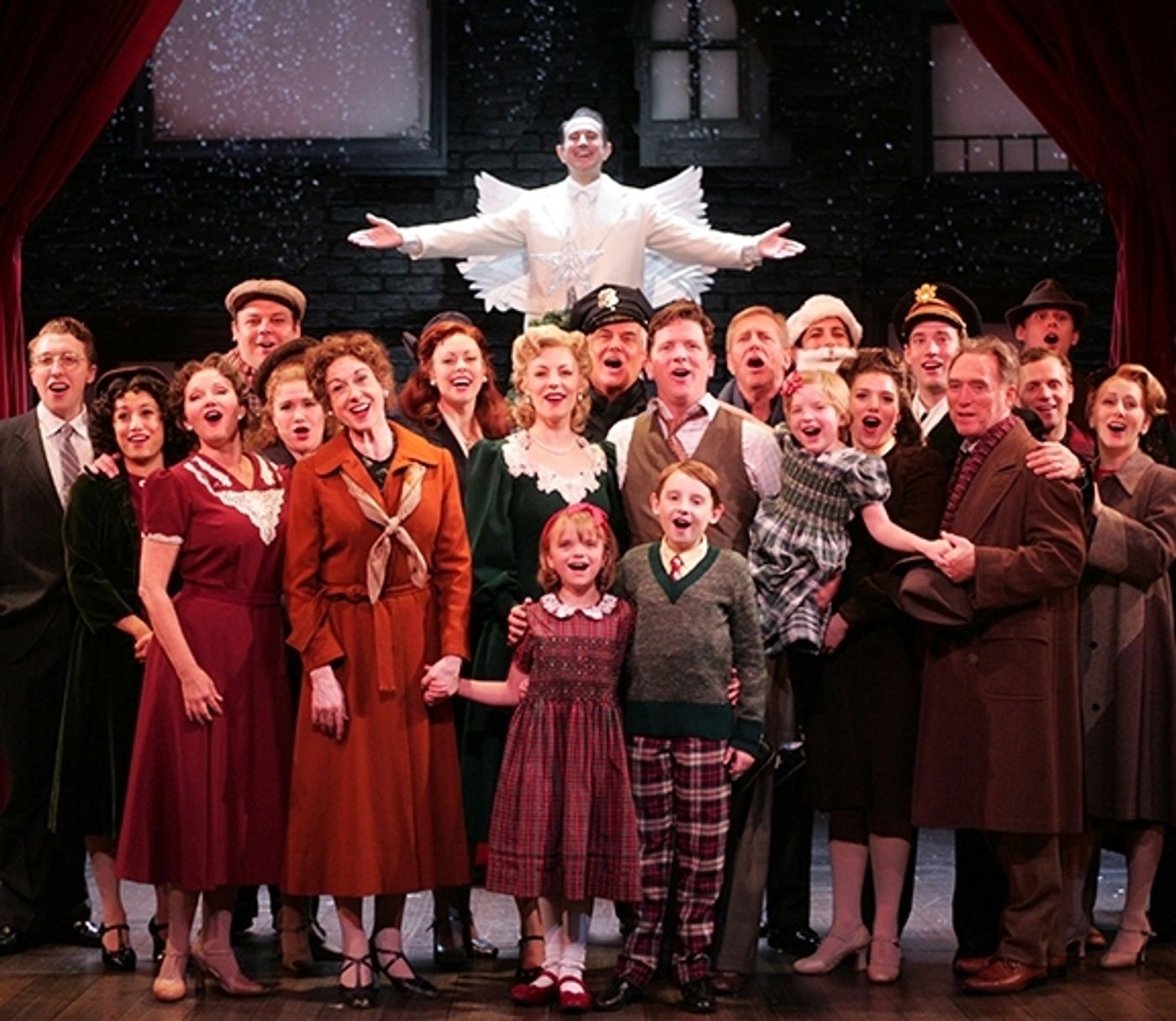 Photo Flash: First Look at Duke Lafoon, Ed Dixon, Josh Franklin, Kirsten Scott and More in Goodspeed's IT'S A WONDERFUL LIFE  Image