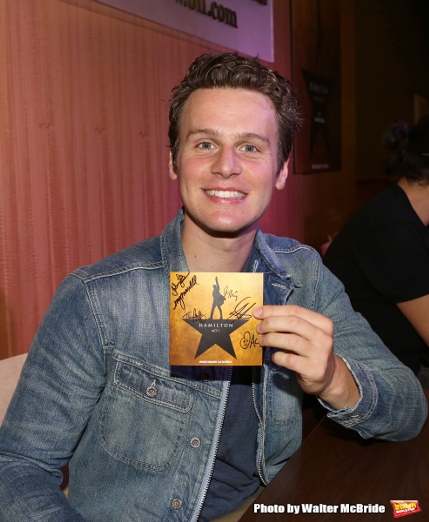Photo Coverage: Lin-Manuel Miranda, Jonathan Groff, and HAMILTON Cast Sign CDs at Barnes and Noble  Image