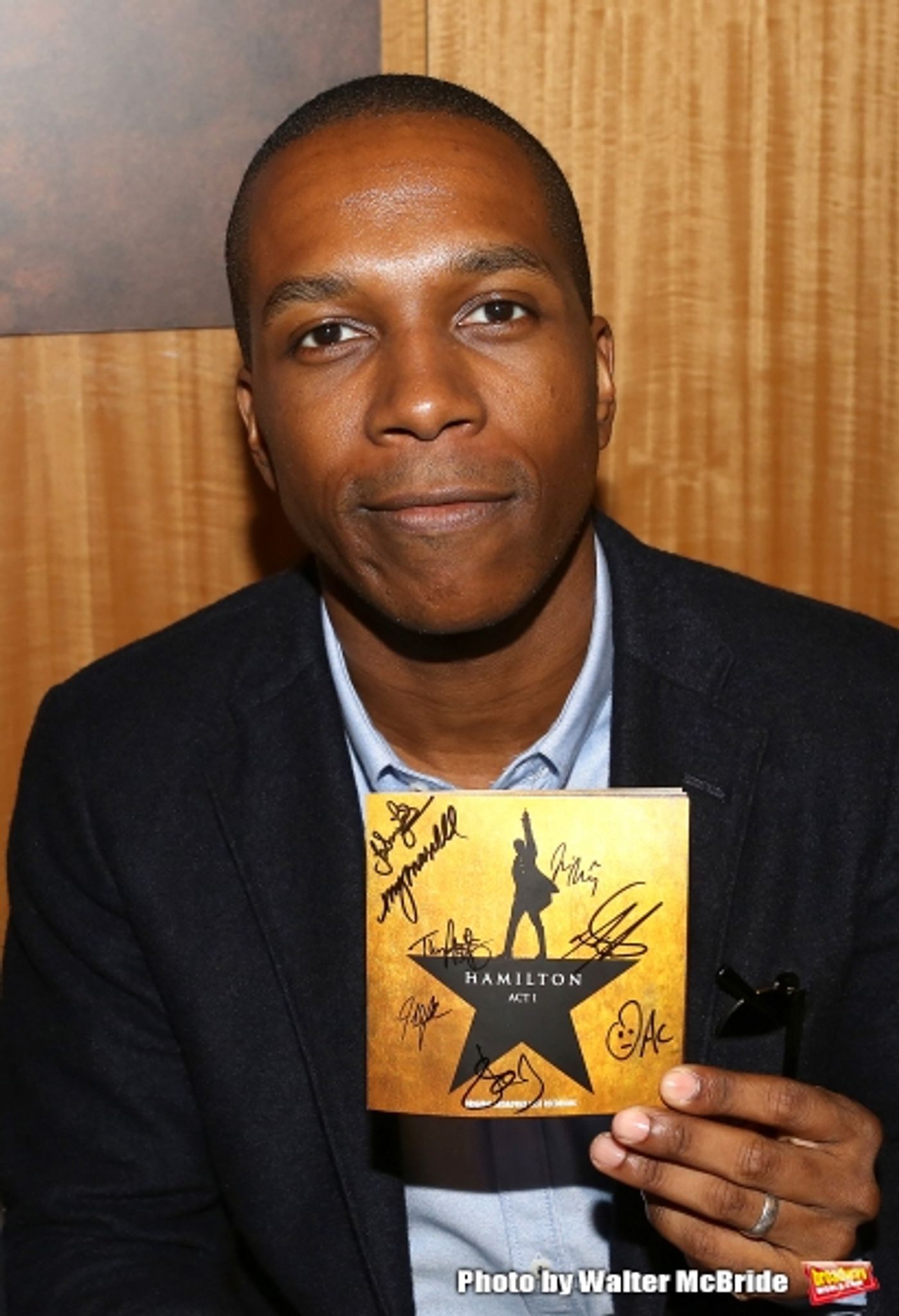 Photo Coverage: Lin-Manuel Miranda, Jonathan Groff, and HAMILTON Cast Sign CDs at Barnes and Noble  Image