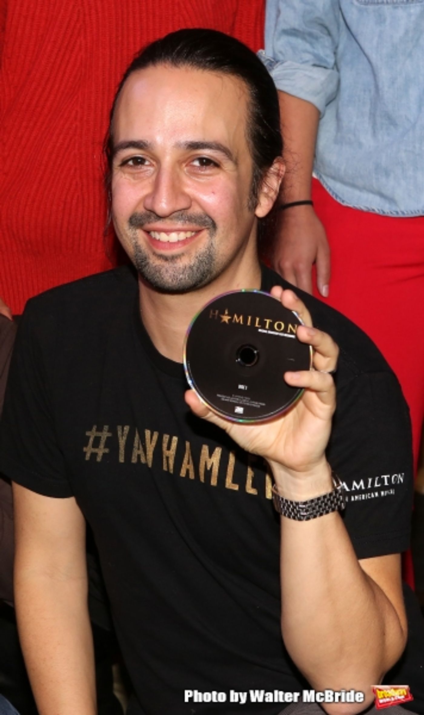 Photo Coverage: Lin-Manuel Miranda, Jonathan Groff, and HAMILTON Cast Sign CDs at Barnes and Noble  Image