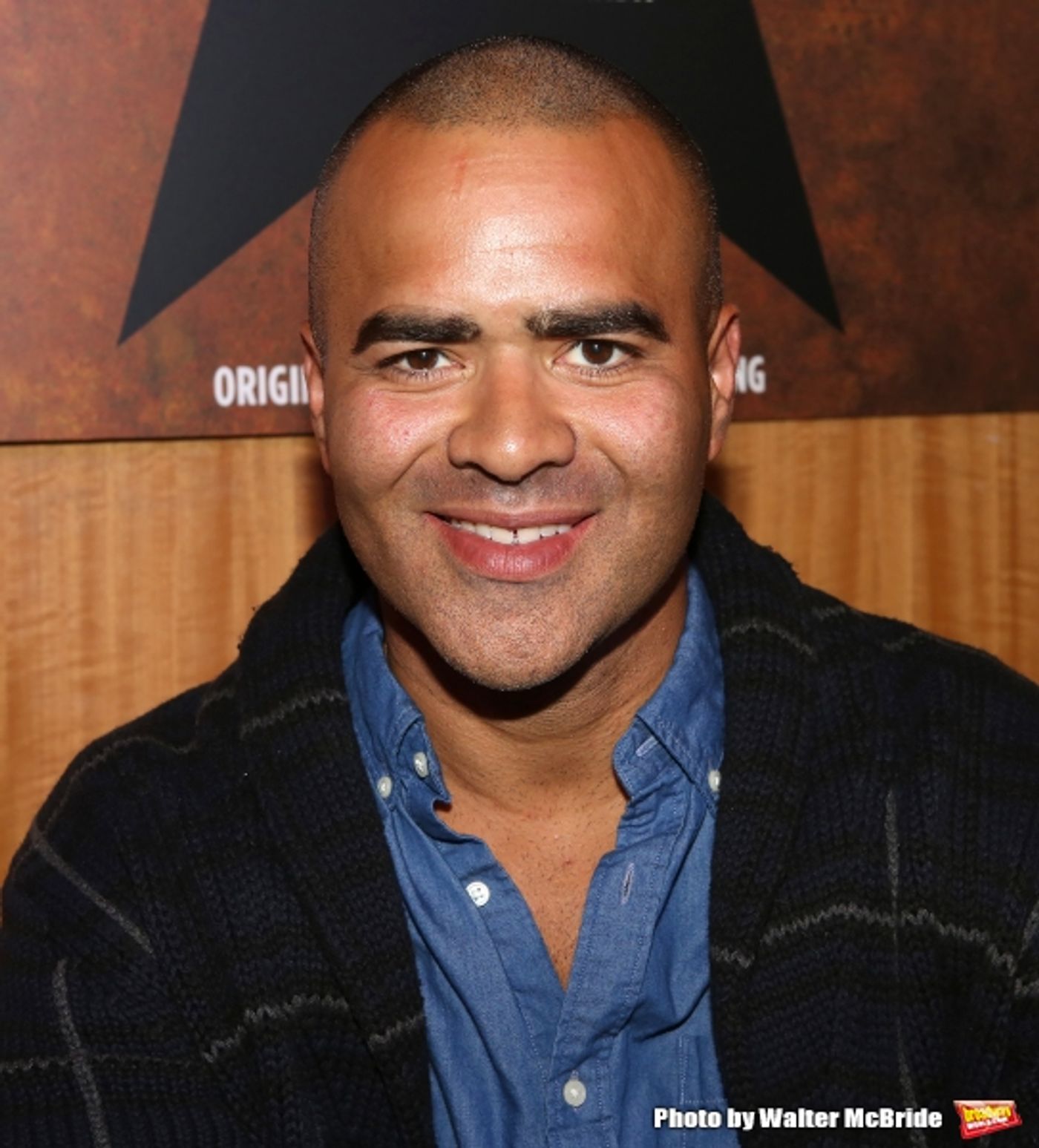 Photo Coverage: Lin-Manuel Miranda, Jonathan Groff, and HAMILTON Cast Sign CDs at Barnes and Noble  Image