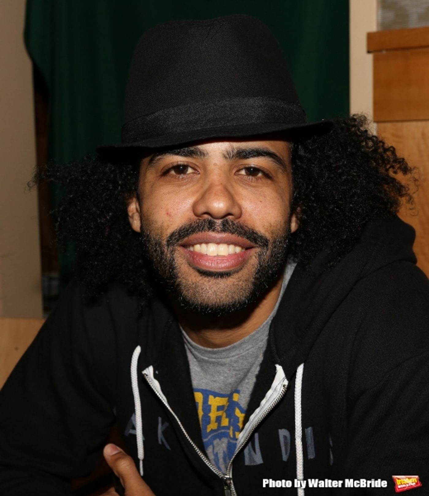 Photo Coverage: Lin-Manuel Miranda, Jonathan Groff, and HAMILTON Cast Sign CDs at Barnes and Noble  Image