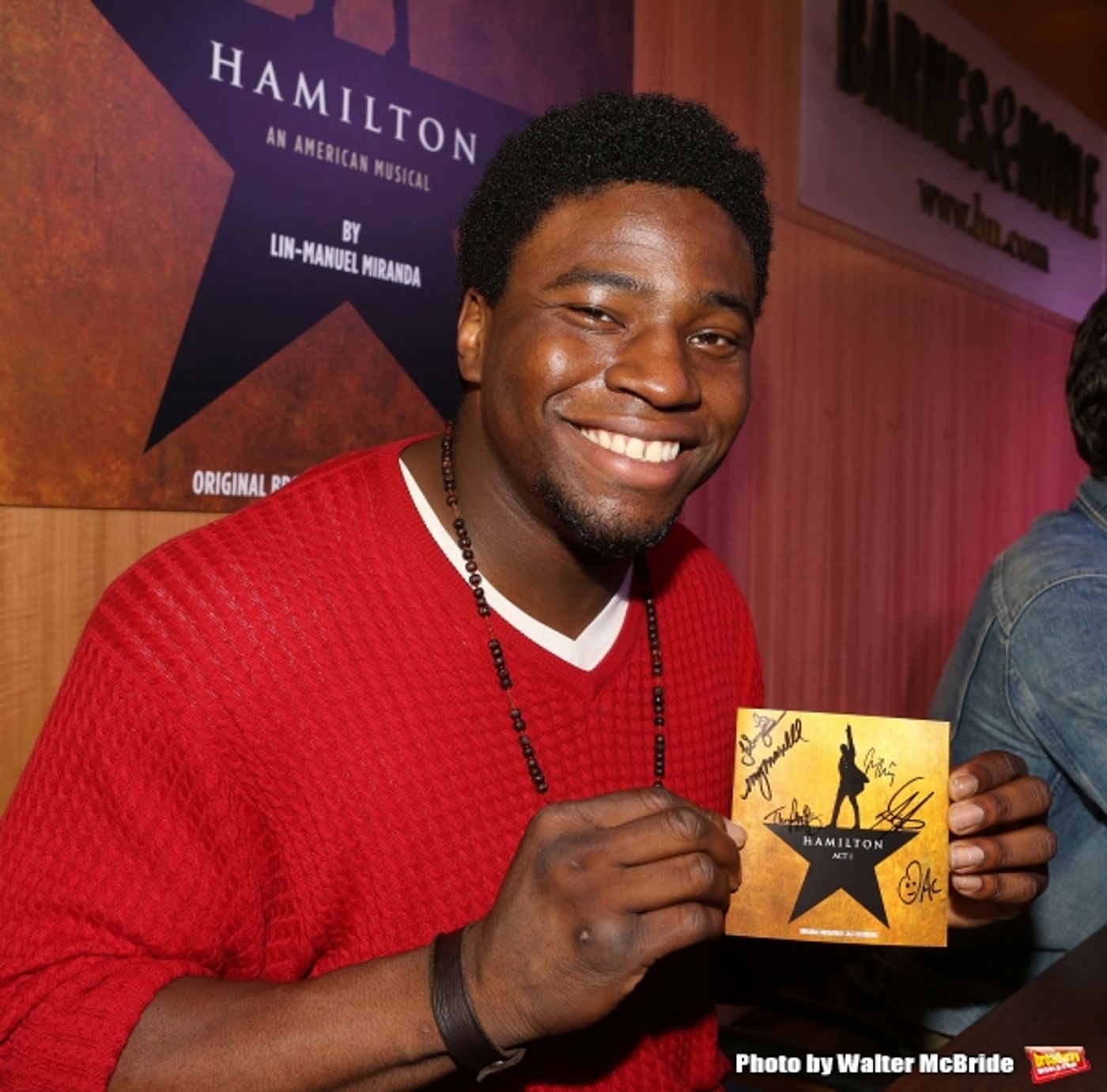 Photo Coverage: Lin-Manuel Miranda, Jonathan Groff, and HAMILTON Cast Sign CDs at Barnes and Noble  Image