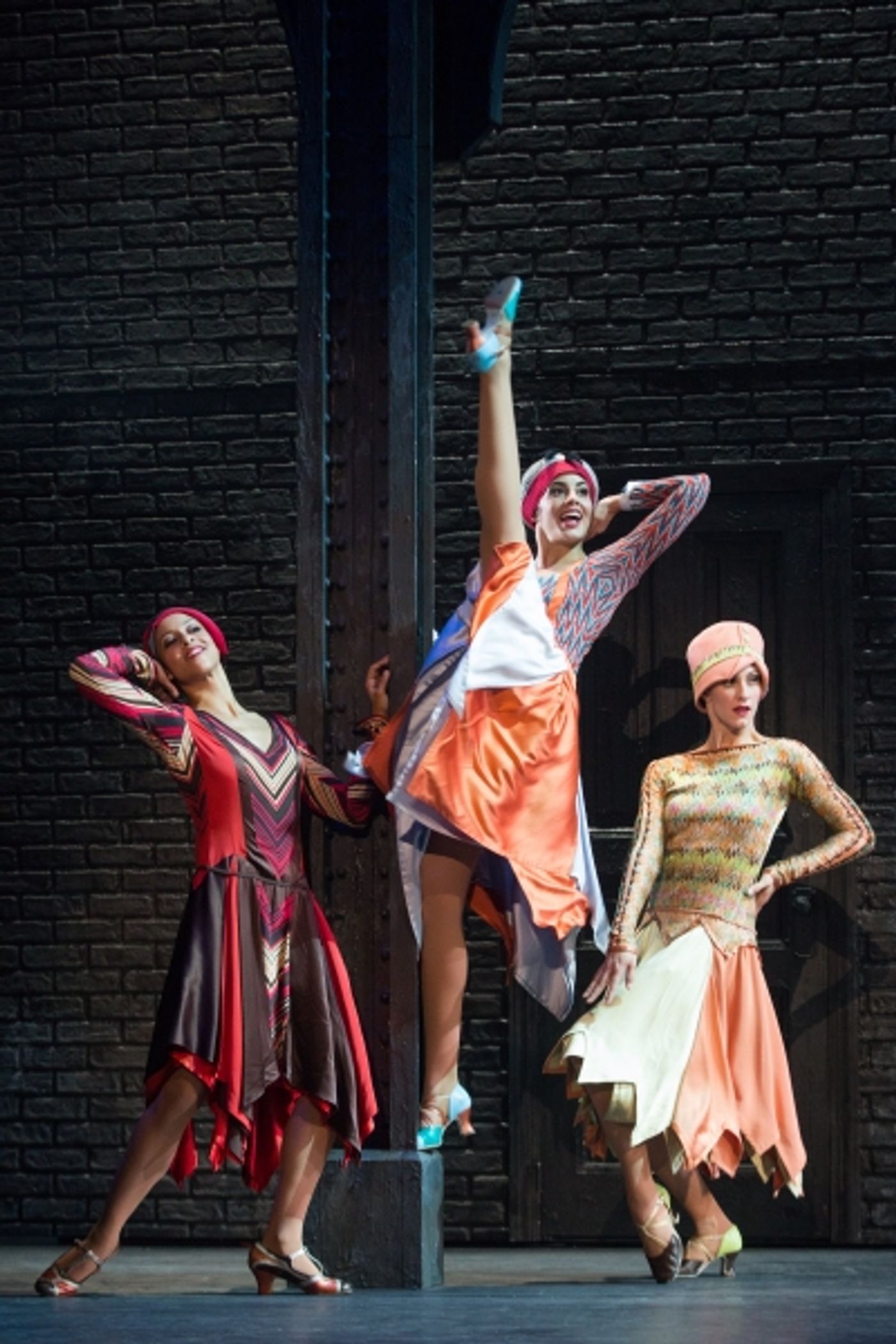 Photo Flash: First Look at Michael Williams, Emma Stratton & More in BULLETS OVER BROADWAY National Tour  Image