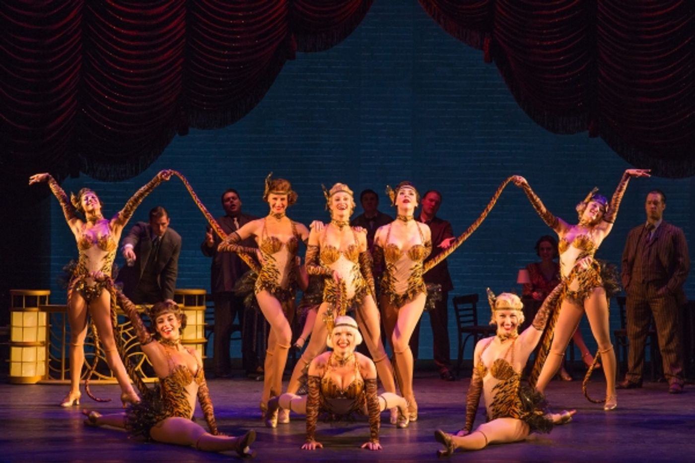 Photo Flash: First Look at Michael Williams, Emma Stratton & More in BULLETS OVER BROADWAY National Tour  Image