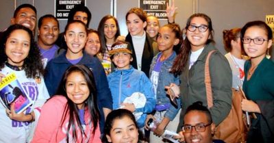 Sergio Trujillo (ON YOUR FEET! choreographer), Luis Salgado and the campers Photo