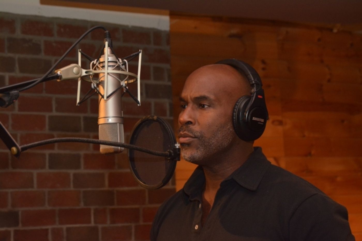 Exclusive Photo Coverage: SCHOOL OF ROCK's Alan H. Green Sings Carols For A Cure  Image