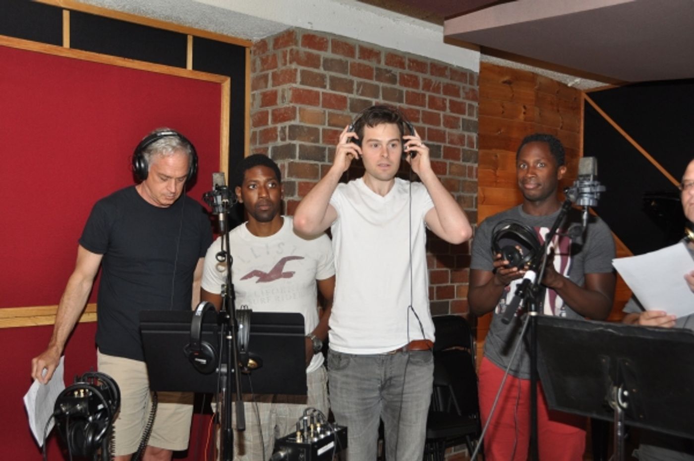 Exclusive Photo Coverage: AMAZING GRACE Cast Gets Ready for the Holidays with Carols For A Cure Image