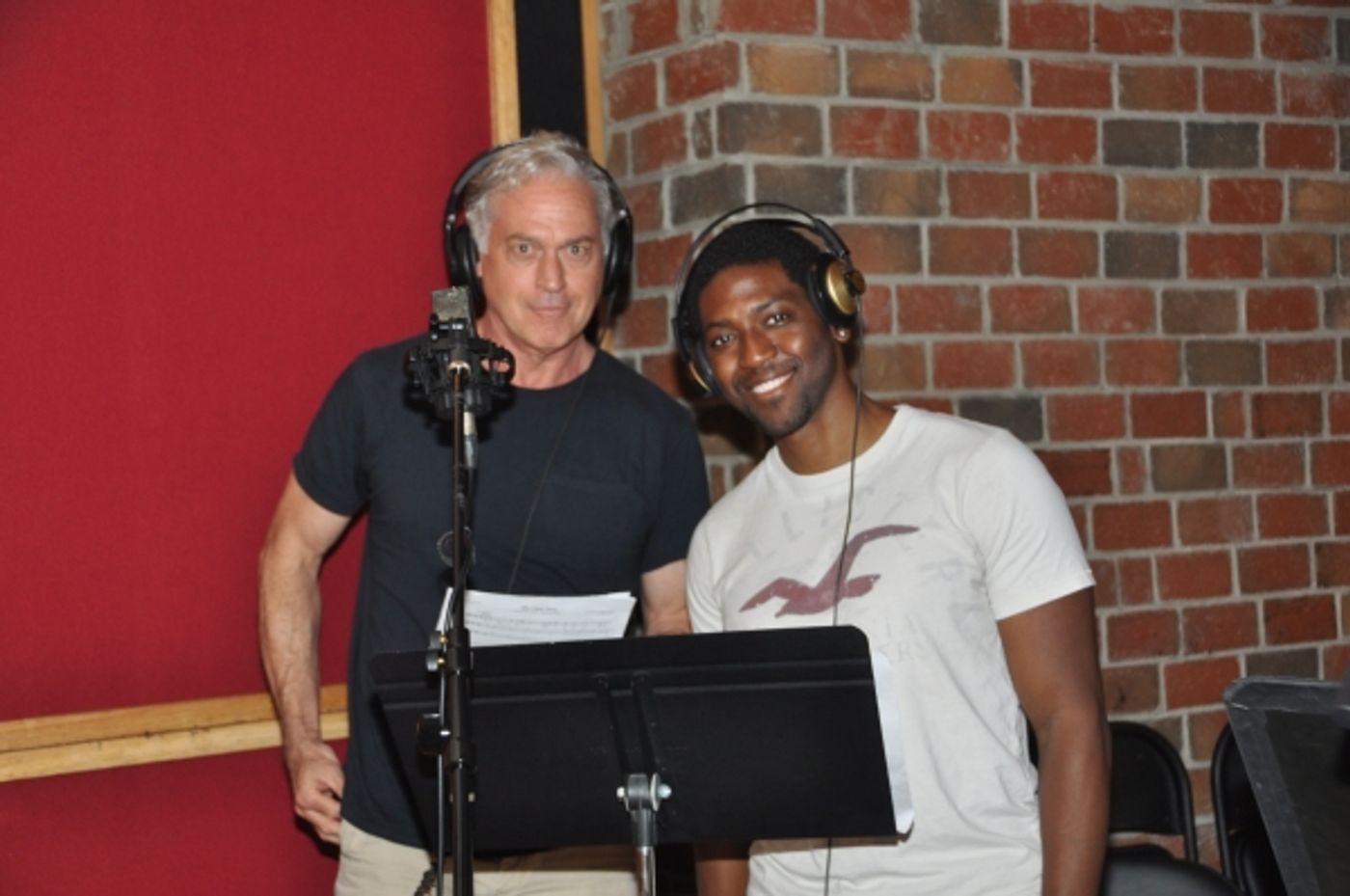 Exclusive Photo Coverage: AMAZING GRACE Cast Gets Ready for the Holidays with Carols For A Cure Image
