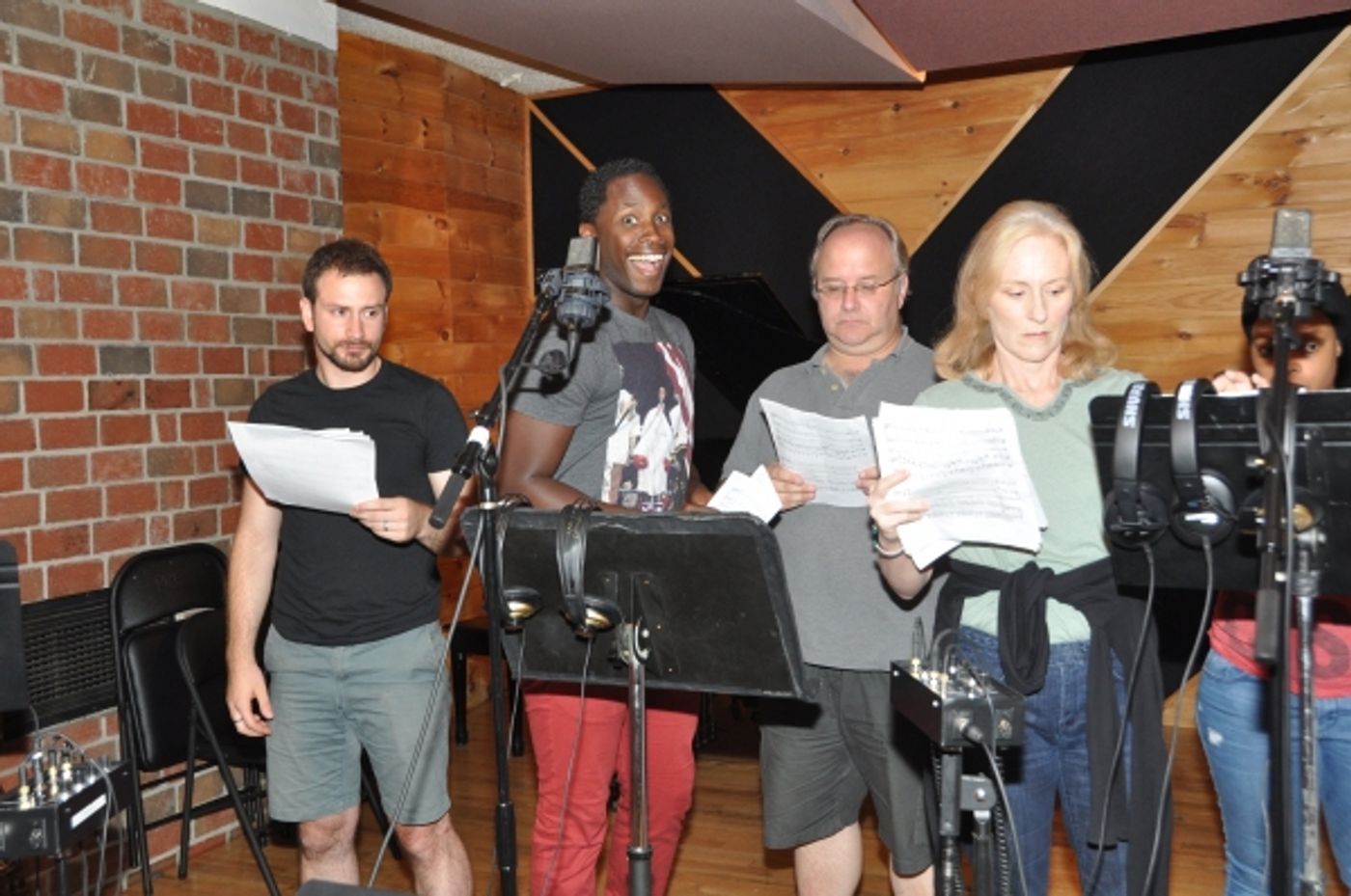 Exclusive Photo Coverage: AMAZING GRACE Cast Gets Ready for the Holidays with Carols For A Cure Image