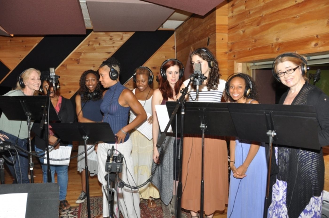 Exclusive Photo Coverage: AMAZING GRACE Cast Gets Ready for the Holidays with Carols For A Cure Image