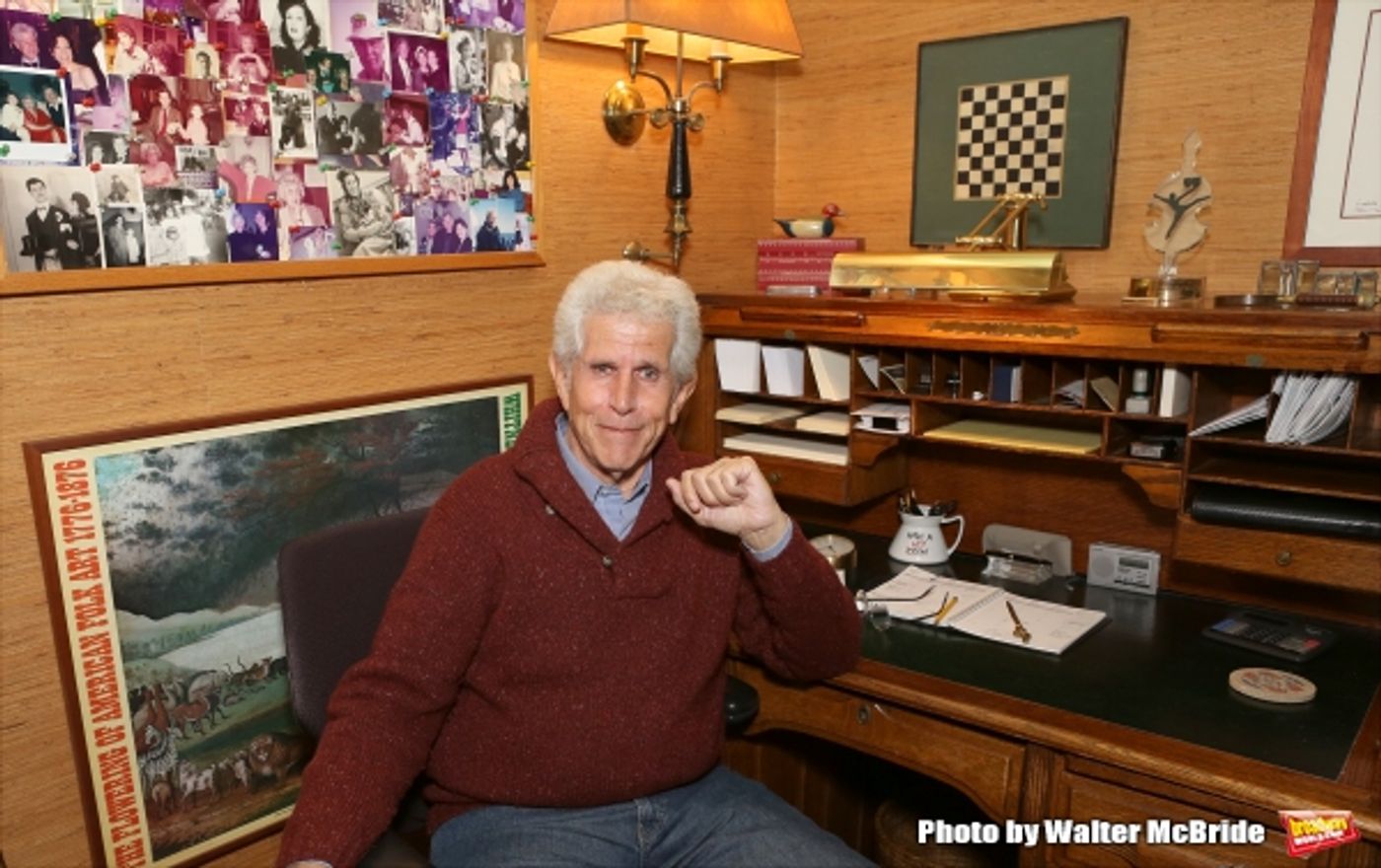 Photo Coverage: Tony Roberts Takes Home New Memoir DO YOU KNOW ME?  Image