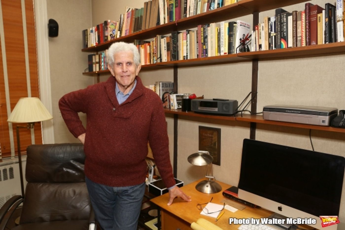 Photo Coverage: Tony Roberts Takes Home New Memoir DO YOU KNOW ME?  Image