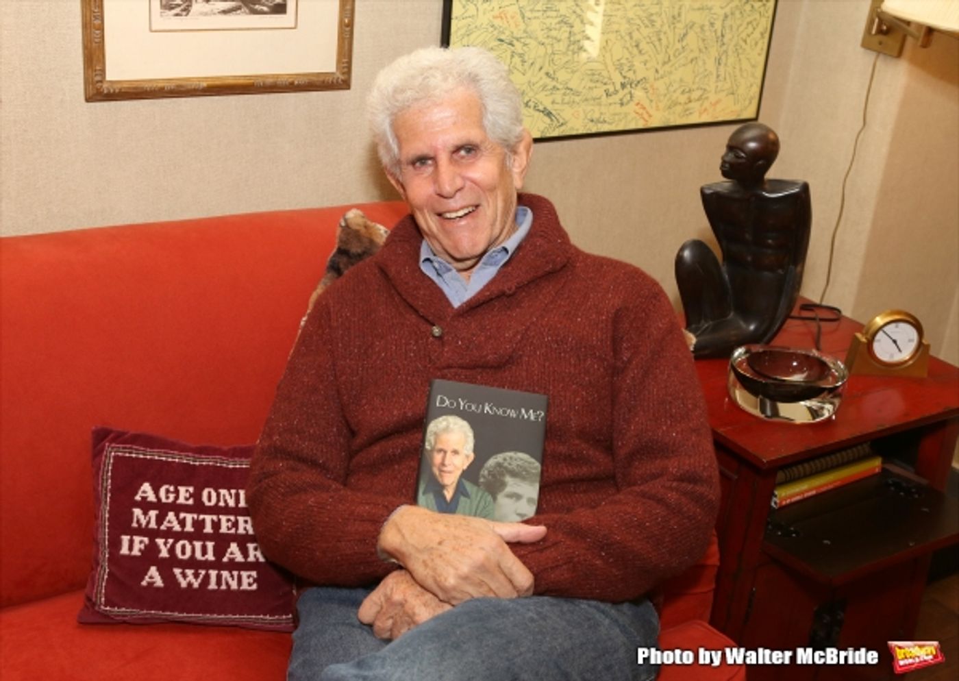 Photo Coverage: Tony Roberts Takes Home New Memoir DO YOU KNOW ME?  Image