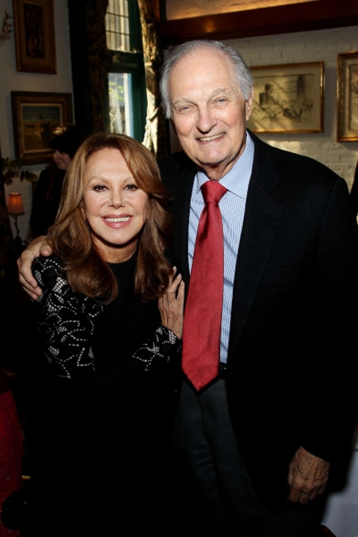 Photo Flash: Marlo Thomas, Candice Bergen, Diane Sawyer and More Celebrate CLEVER LITTLE LIES at La Grenouille  Image