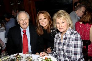 Alan Alda, Marlo Thomas and Candice Bergen Photo