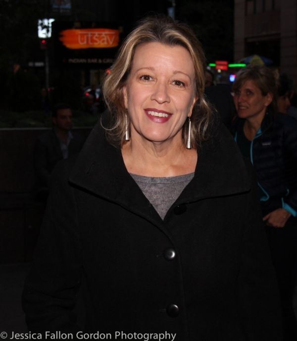 Linda Emond Photo