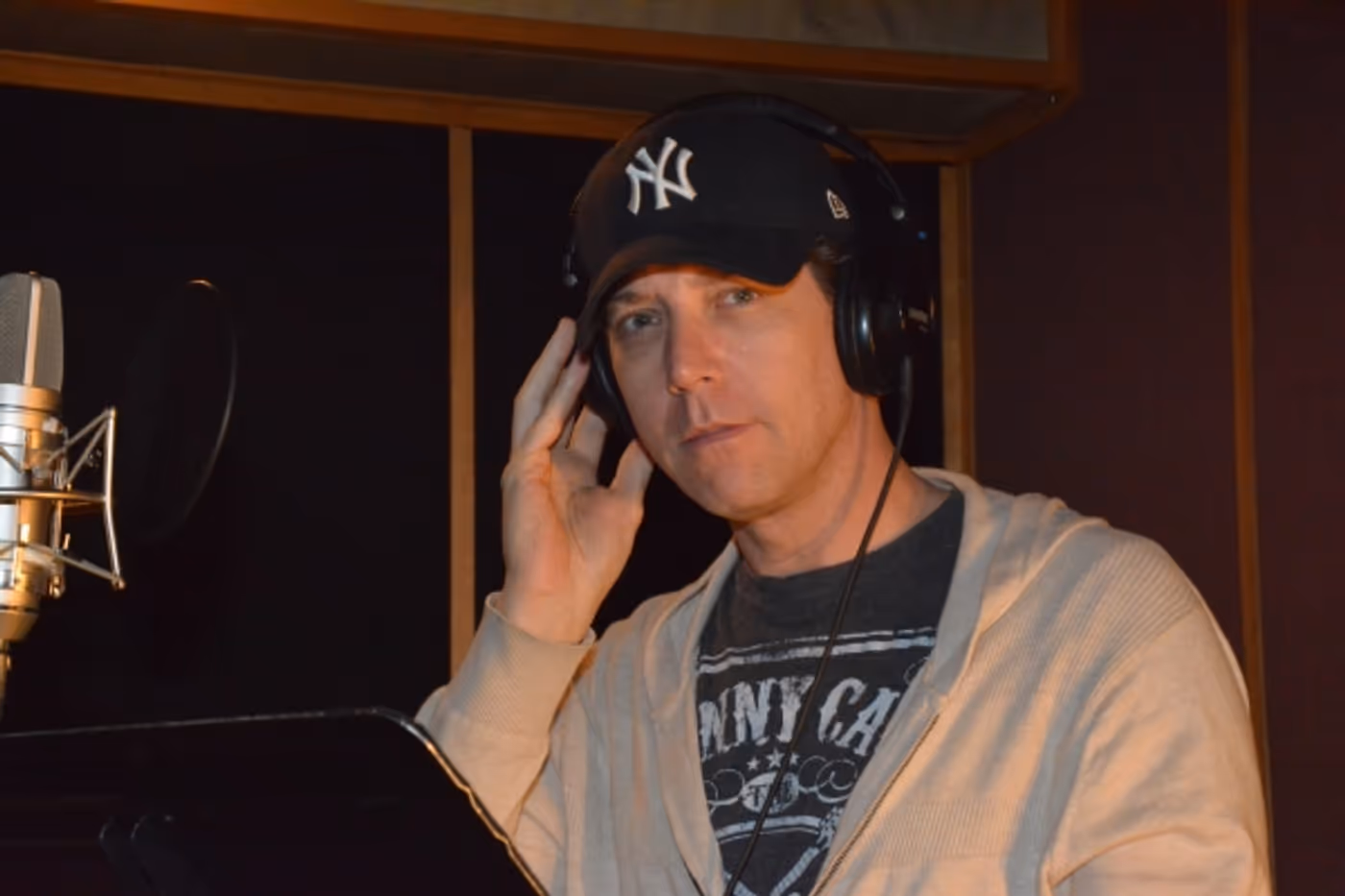 Exclusive Photo Coverage: THE PHANTOM OF THE OPERA Cast Sings a Christmas Classic for Carols For A Cure Image