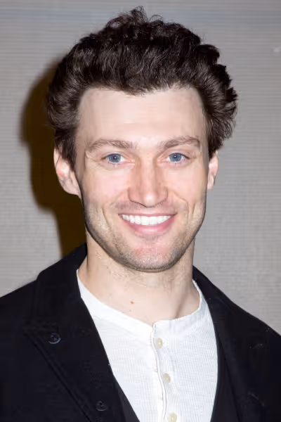 Bryce Pinkham Photo