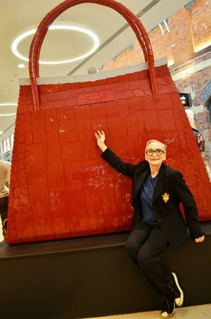 Sian Phillips, star of Wyvern Theatre''s THE IMPORTANCE OF BEING EARNEST, brings a famous Oscar Wilde line to life at Swindon Designer Outlet. @ BroadwayWorld Sian Phillips, star of Wyvern Theatre''s THE IMPORTANCE OF BEING EARNEST, brings a fa Photo