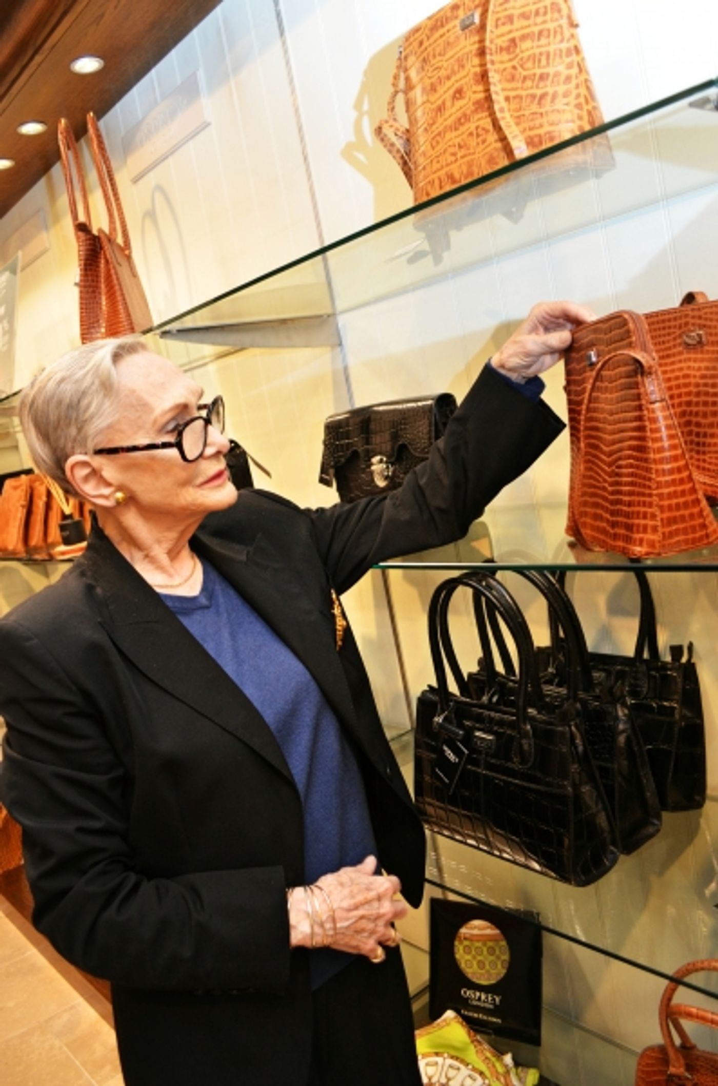 Photo Flash: A Handbag? Wyvern Theatre's THE IMPORTANCE OF BEING EARNEST Star Sian Phillips Visits Swindon Designer Outlet  Image