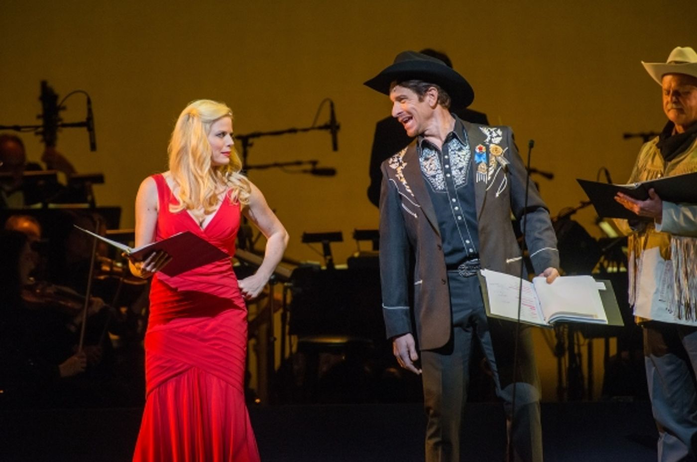 Photo Flash: They Say It's Wonderful- First Look at Megan Hilty & More in ANNIE GET YOUR GUN!  Image