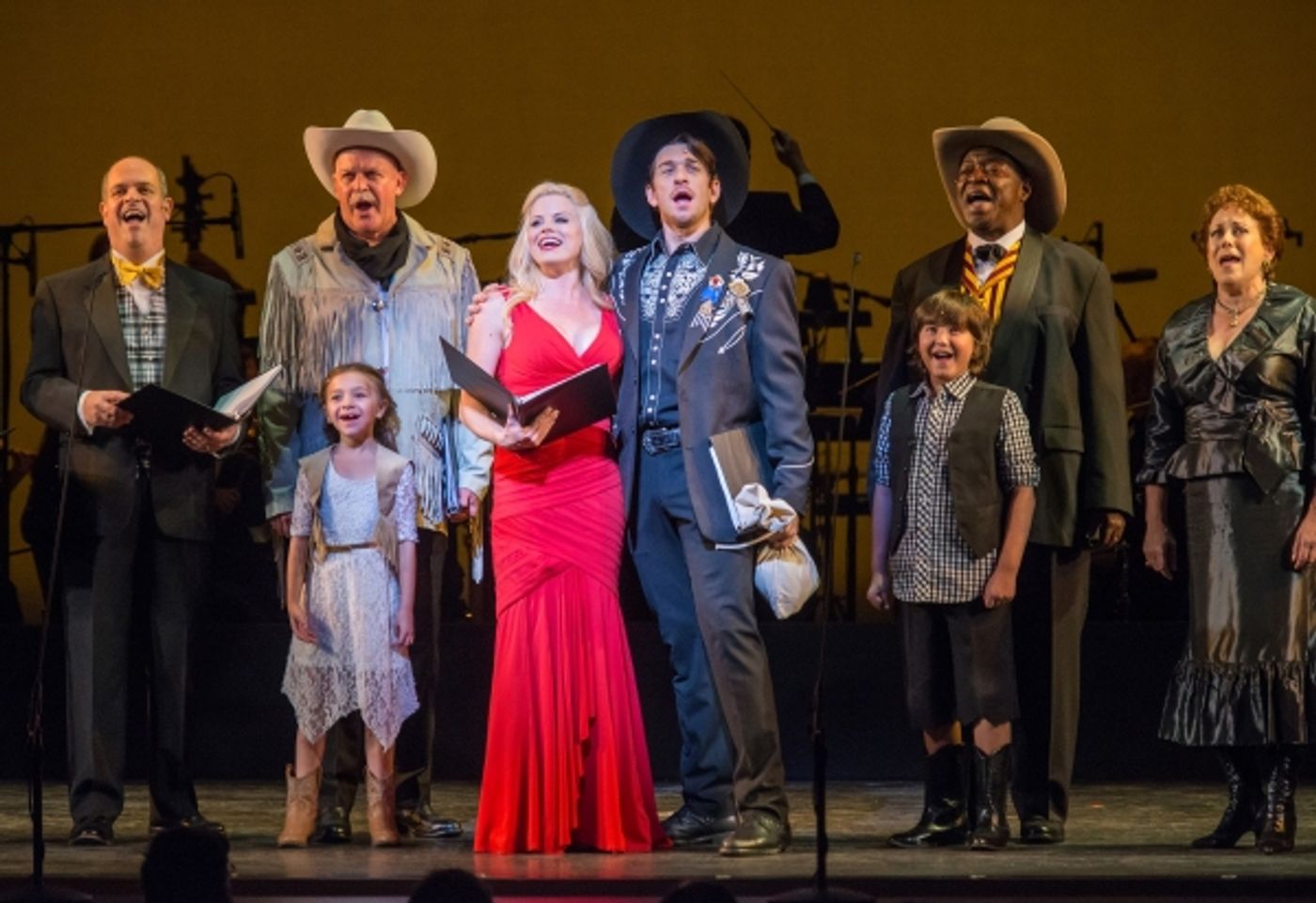 Photo Flash: They Say It's Wonderful- First Look at Megan Hilty & More in ANNIE GET YOUR GUN!  Image