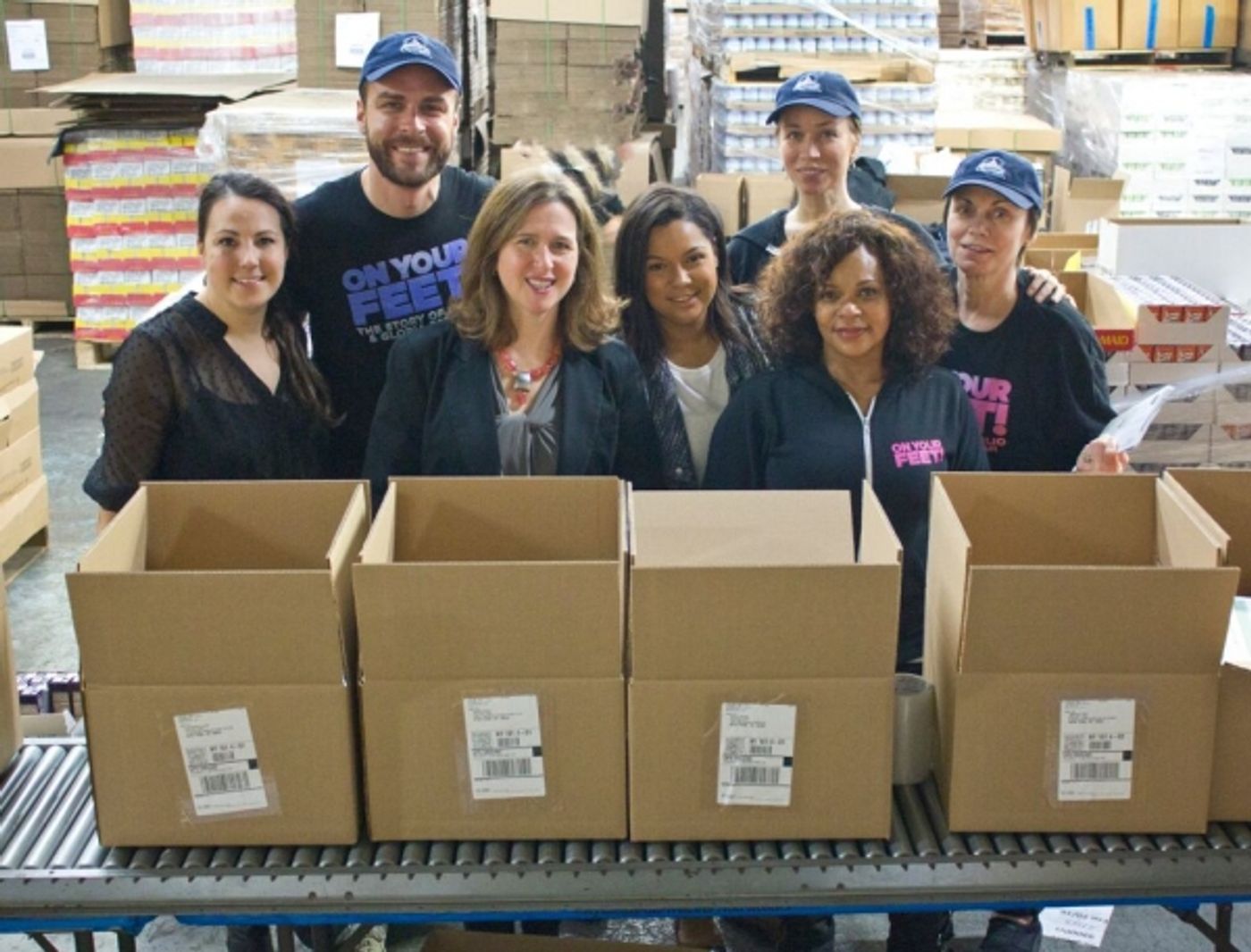 Photo Flash: ON YOUR FEET Cast Lends a Helping Hand at Citymeals-on-Wheels  Image