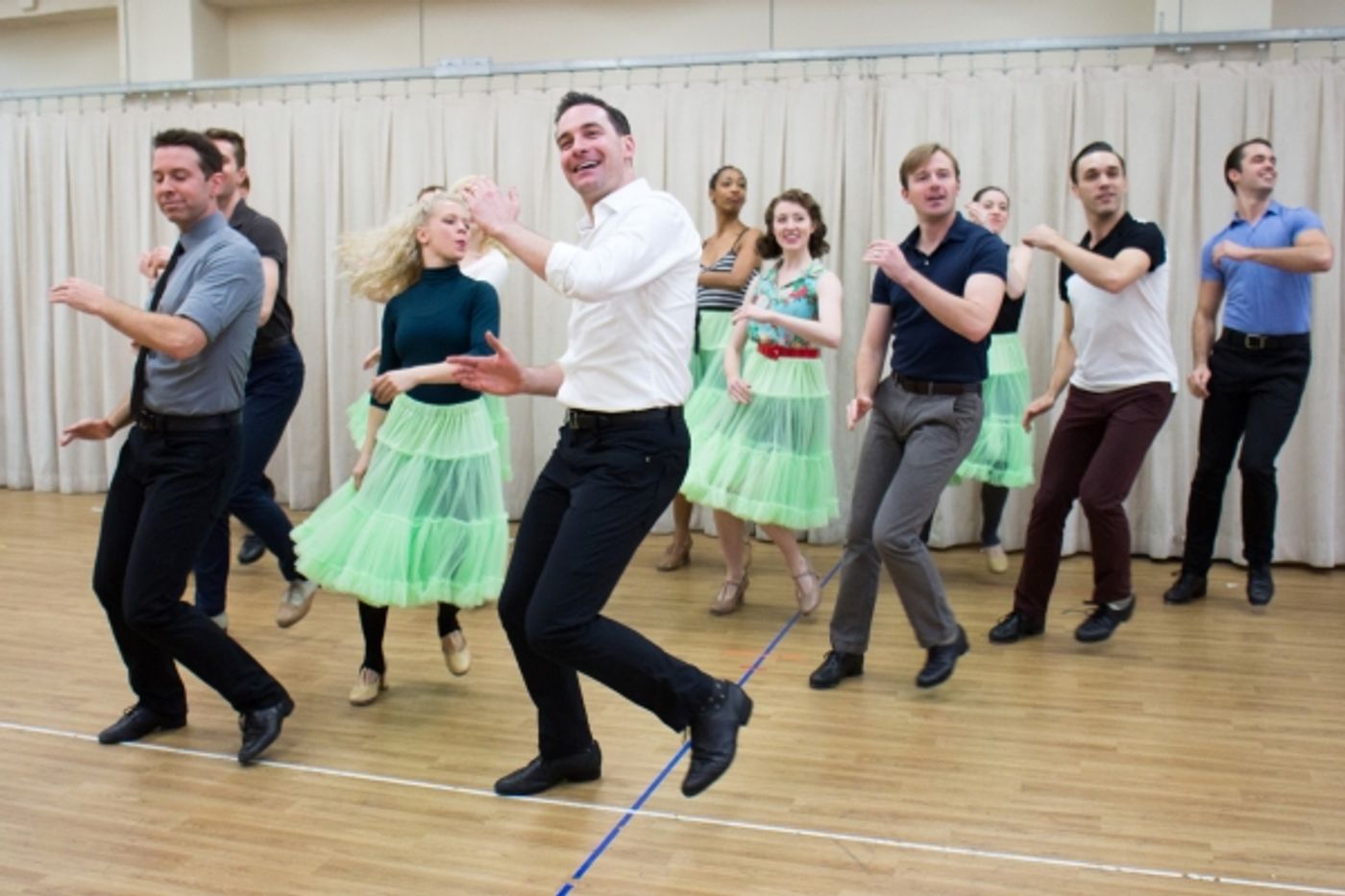 Photo Coverage: Happy Holidays! Sneak Peek at Scenes from New IRVING BERLIN'S WHITE CHRISTMAS National Tour Image