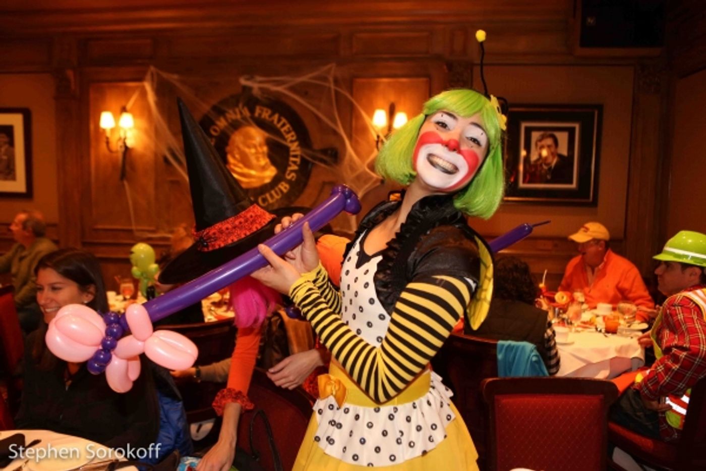 Photo Coverage: The Friars Club Celebrates Halloween  Image