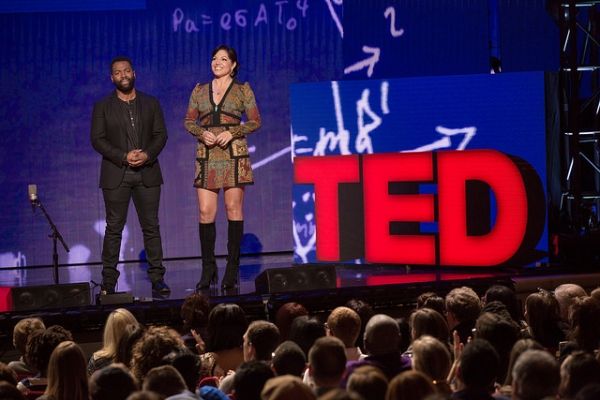 Sara Ramirez and Baratunde Thurston Photo