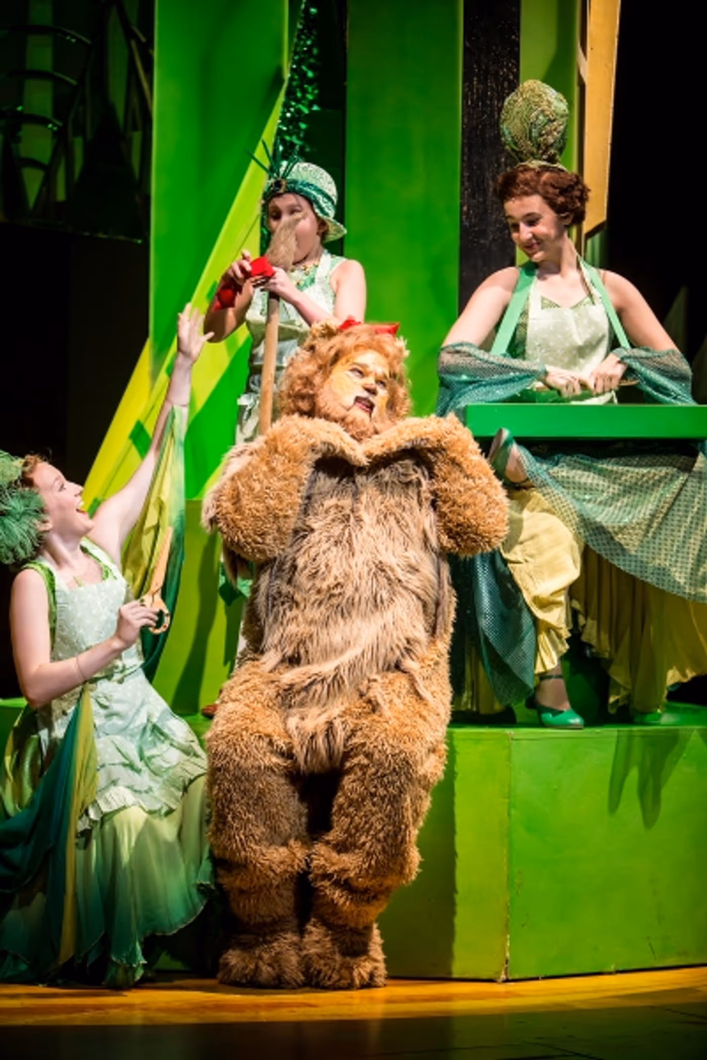 Photo Flash: First Look at THE WIZARD OF OZ at Children's Theatre Company  Image