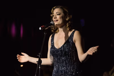 Laura Michelle Kelly Photo