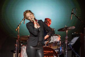 Jessica Keenan Wynn Photo