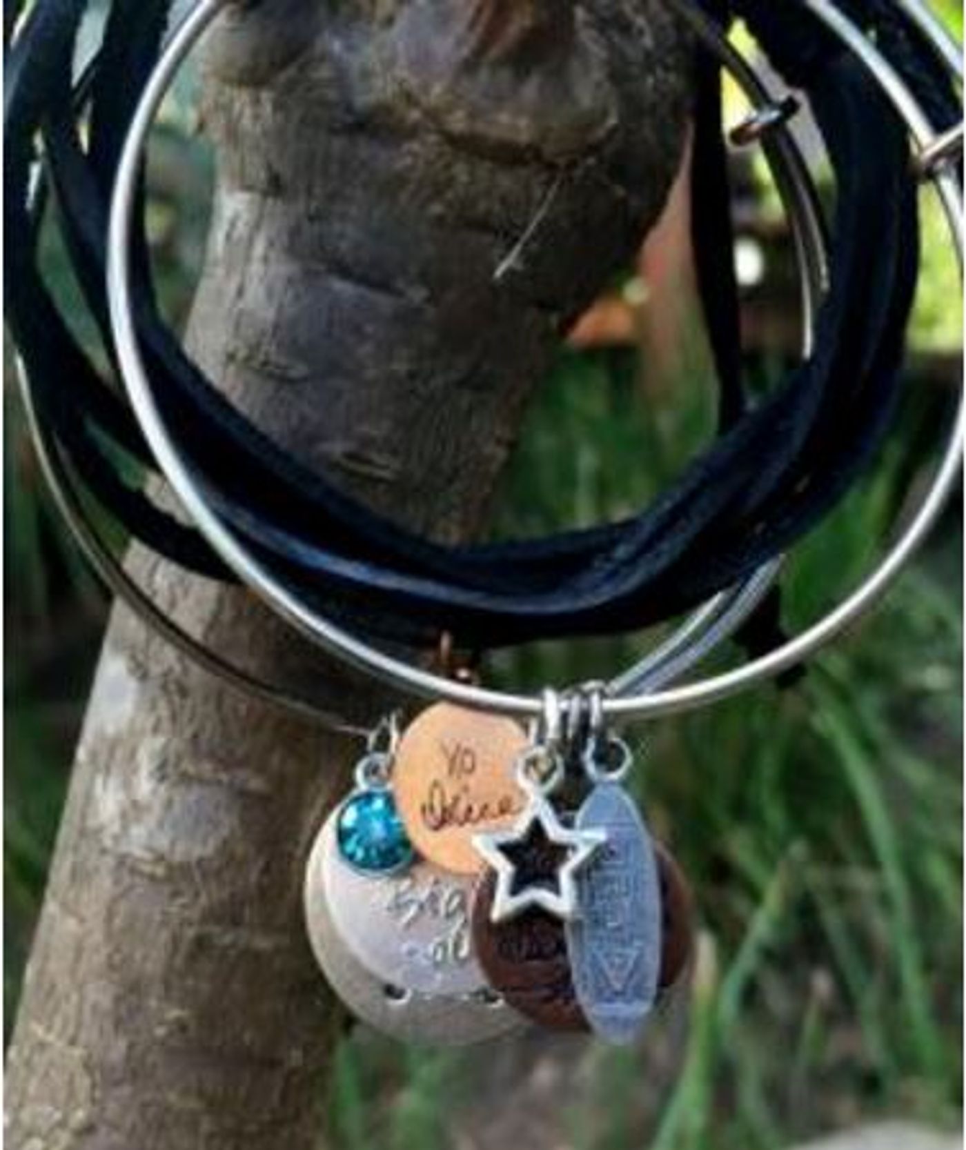 Photo Flash: Idina Menzel Shows Off New A BroaderWay Bracelet  Image