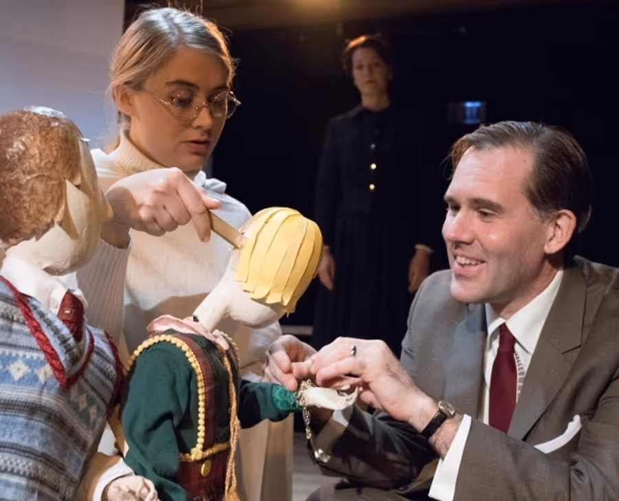 Photo Flash: First Look at THE LONG CHRISTMAS RIDE, Opening Tonight at Strawdog Theatre Image