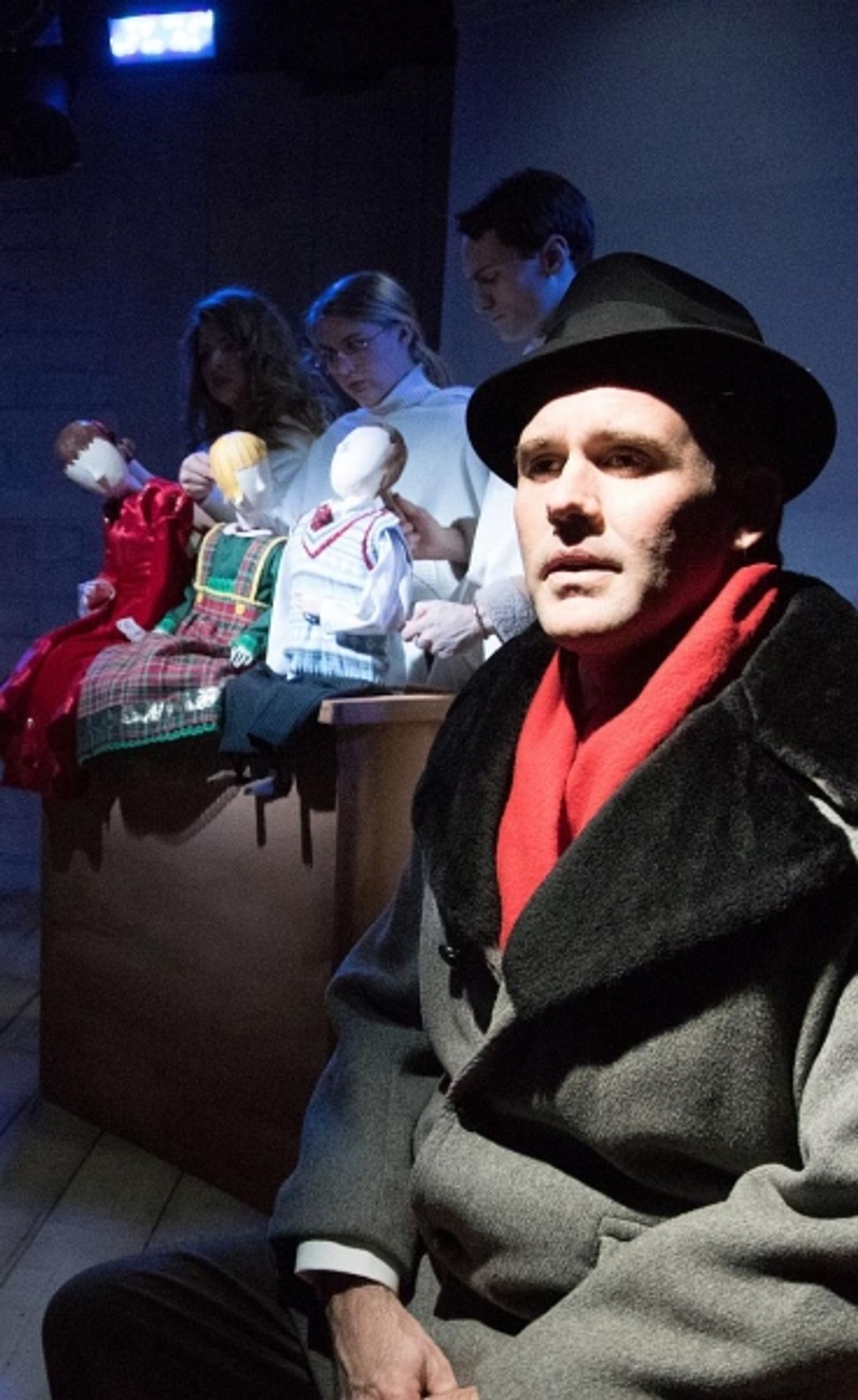 Photo Flash: First Look at THE LONG CHRISTMAS RIDE, Opening Tonight at Strawdog Theatre  Image
