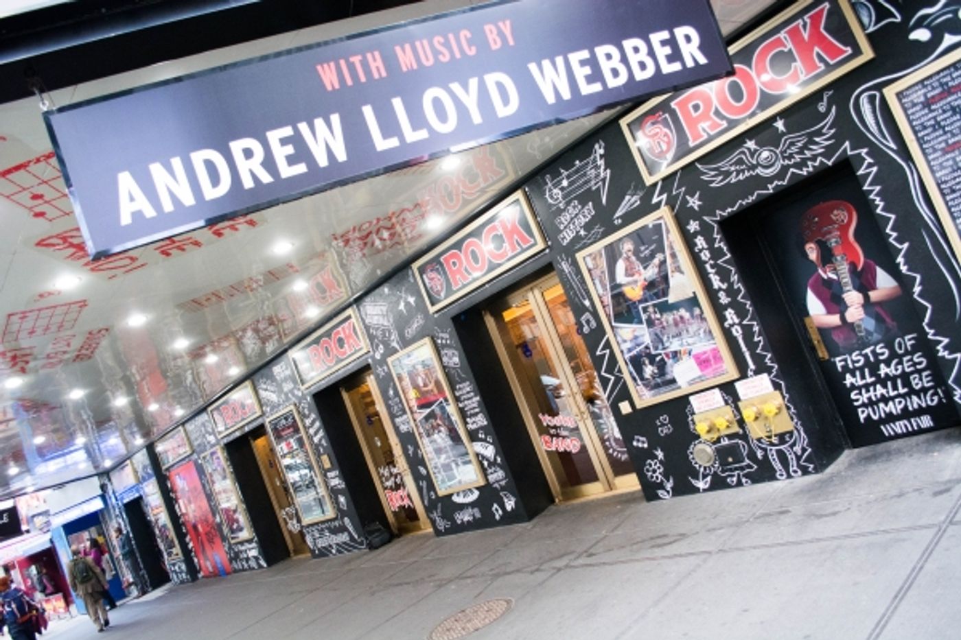 Photo Flash: Worlds Collide- SCHOOL OF ROCK Movie Cast Visits SCHOOL OF ROCK on Broadway!  Image