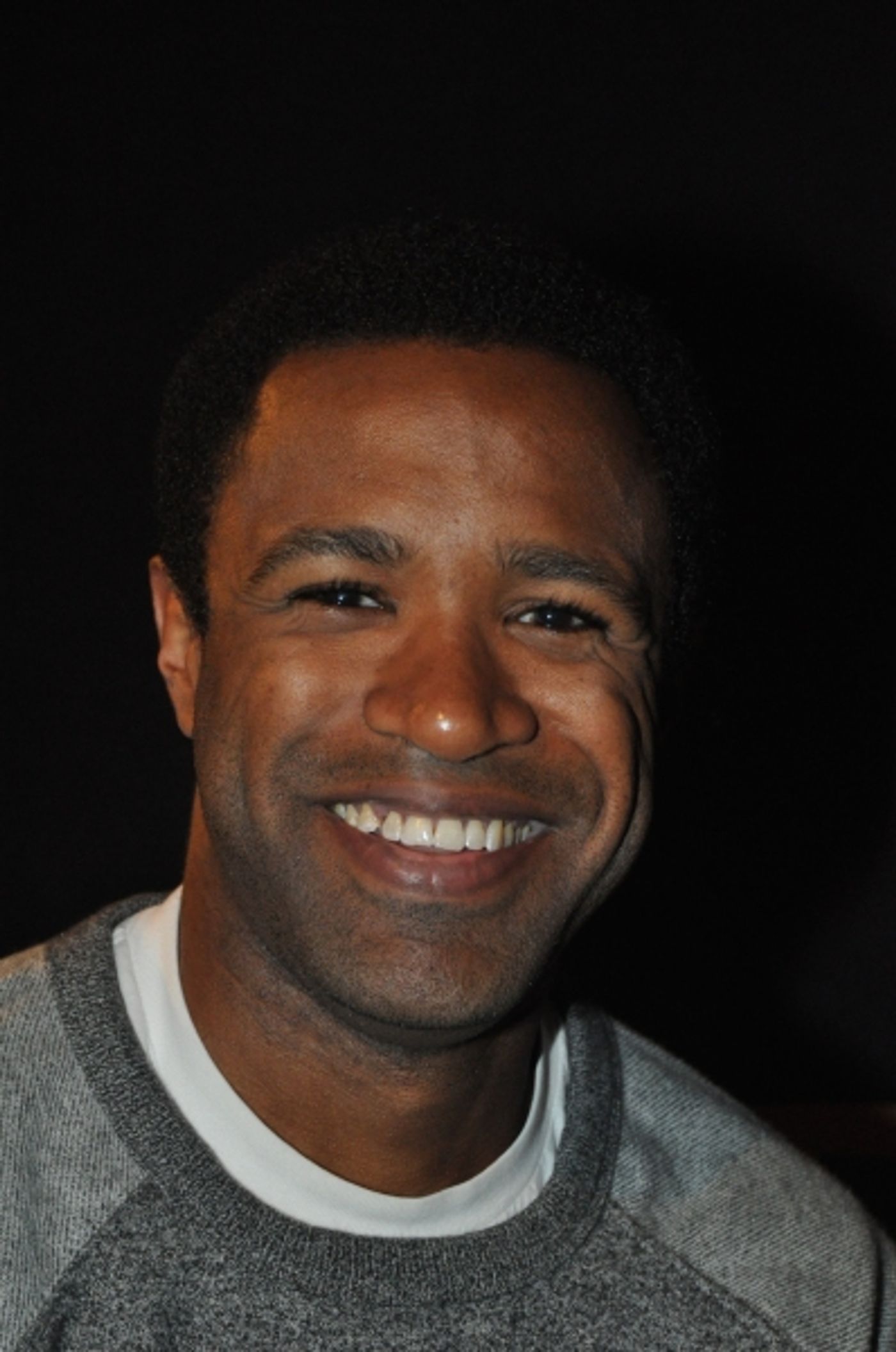 Exclusive Photo Coverage: BEAUTIFUL Cast Gives Carols For A Cure a Carole King Twist Image